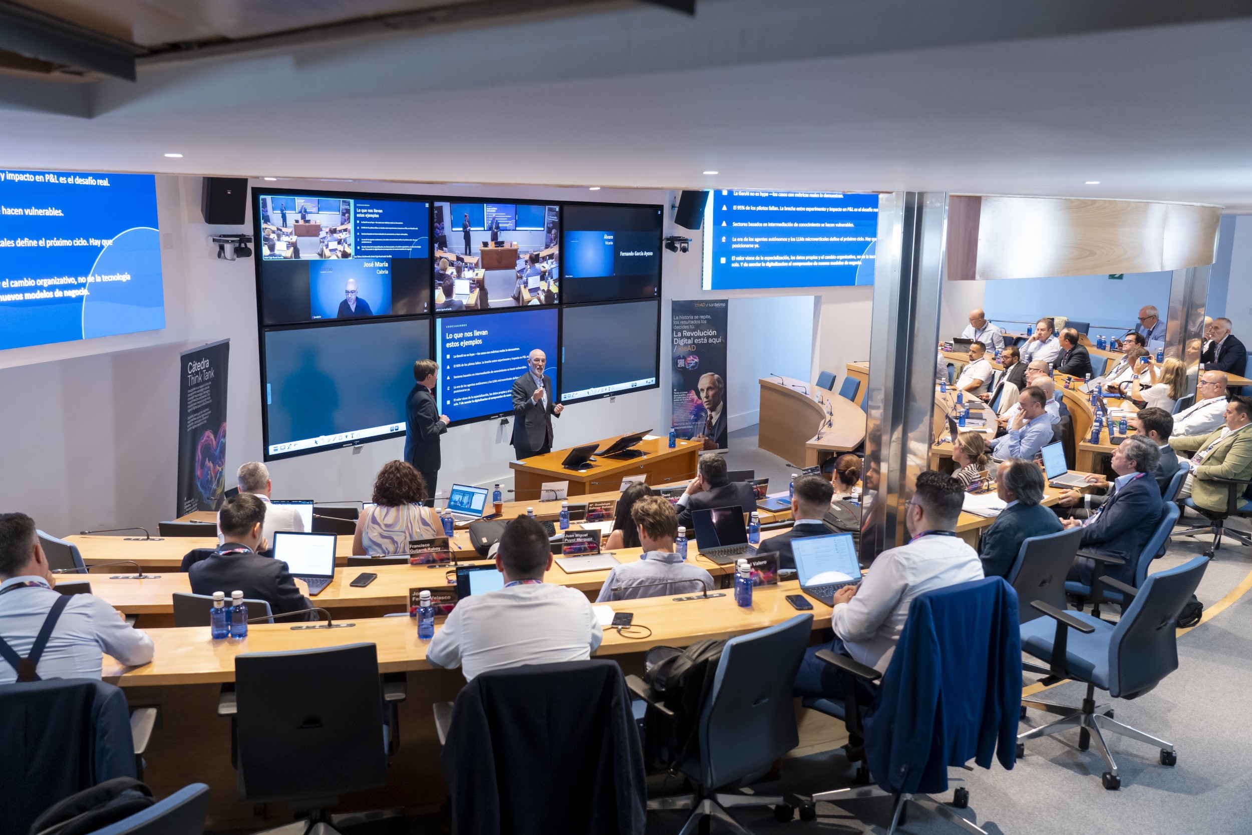 IdeAD clausura una nueva edición formando a directivos para liderar la transformación digital desde la estrategia