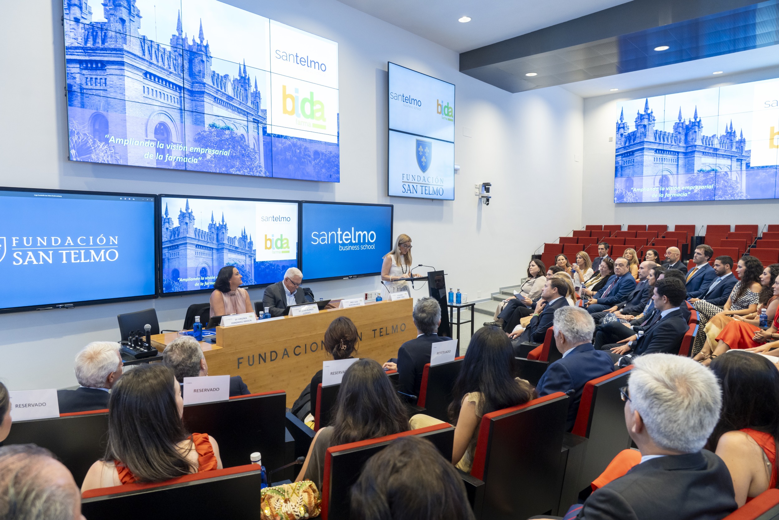 Clausuramos la XV edición del Programa de Dirección y Gestión de Oficinas de Farmacia junto a Bidafarma